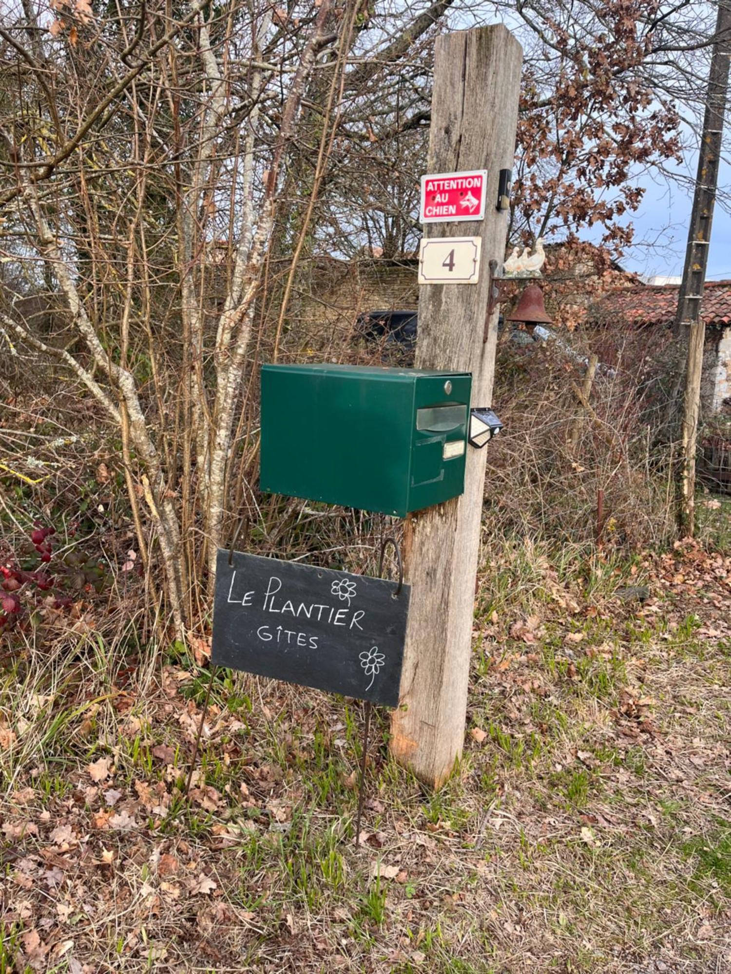 Appartamento Le Plantier 1 Beaulieu-sur-Sonnette Esterno foto