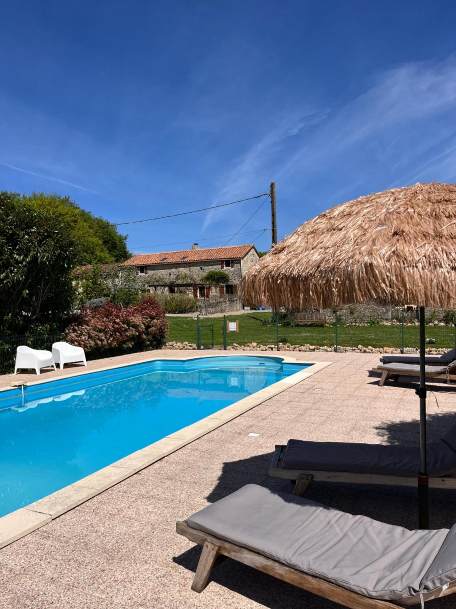 Appartamento Le Plantier 1 Beaulieu-sur-Sonnette Esterno foto