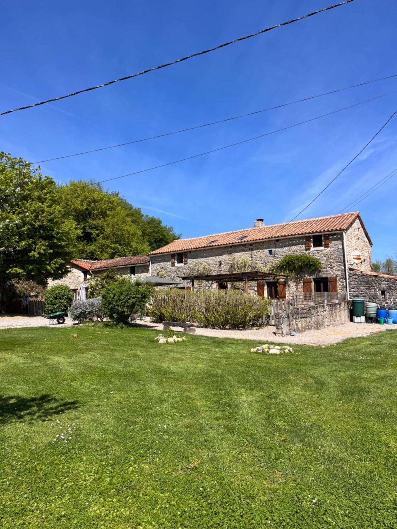 Appartamento Le Plantier 1 Beaulieu-sur-Sonnette Esterno foto
